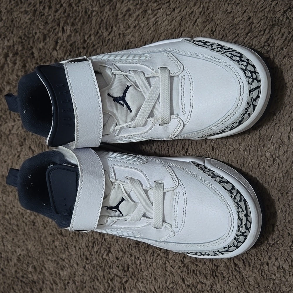 Kids boys sneakers 👟 Jordan's